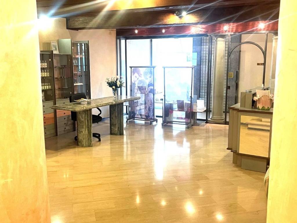 Appartamento a Mantova in Via Fratelli Bandiera, 26 - Foto 2