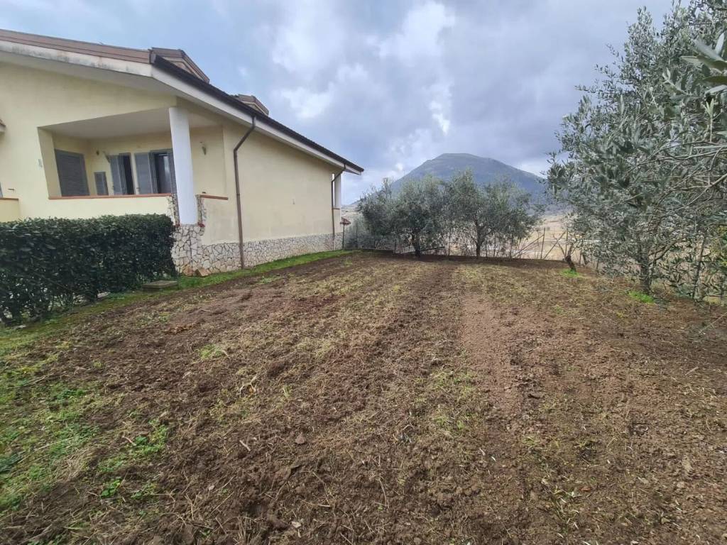 Villa a Giffoni sei casali in Via Vigna S.N.C. - Foto 4