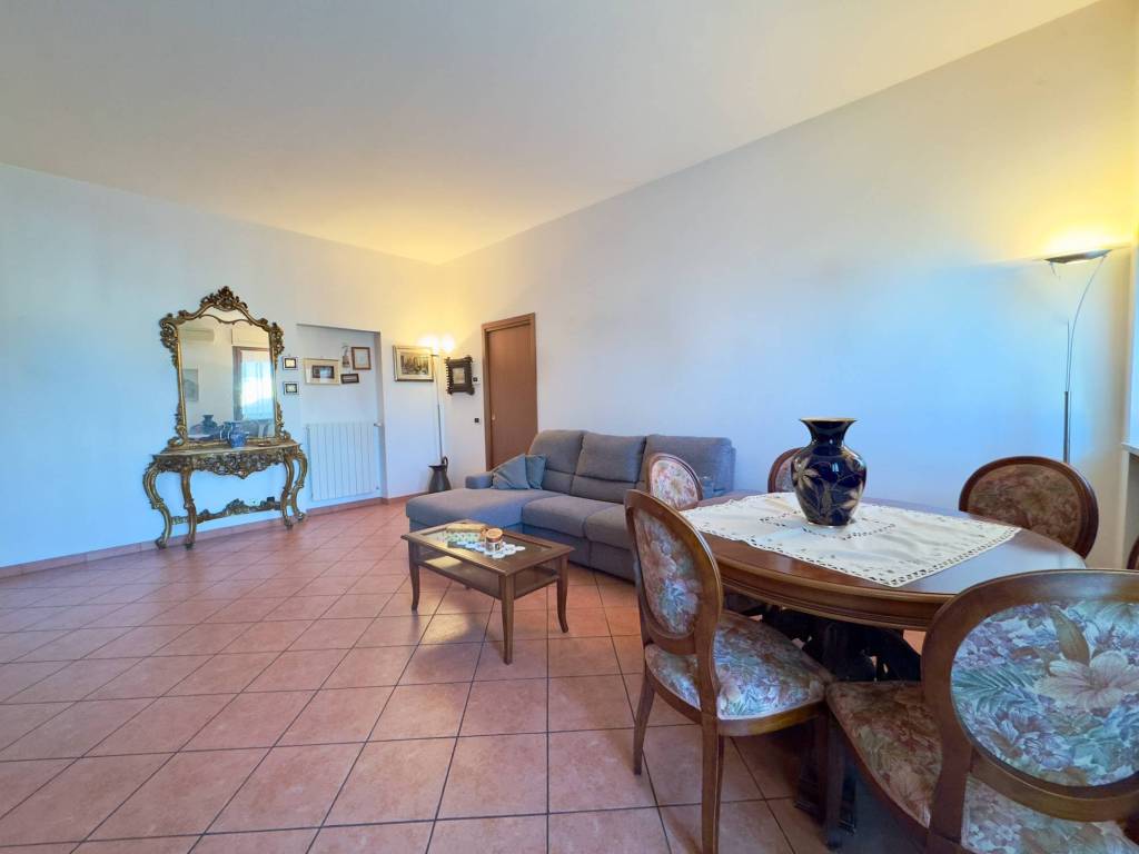 Appartamento a Novara in Via Giovanni Gnifetti, 18 - Foto 3