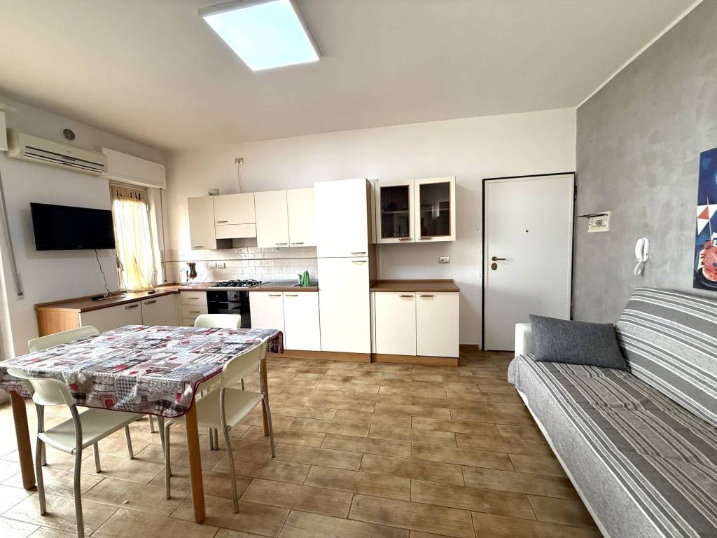 Appartamento a Alba adriatica in Via Firenze - Foto 2