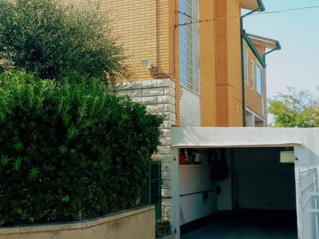 Casa indipendente a Fano in Viale Romagna - Foto 3