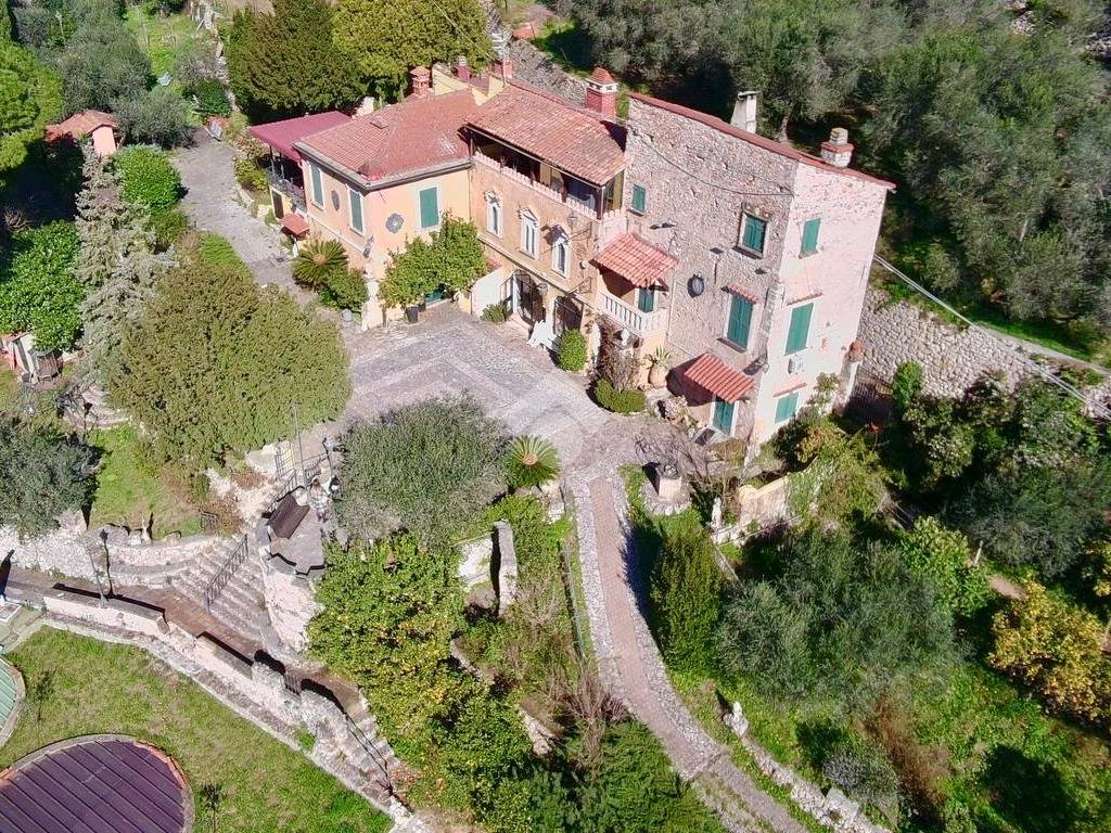 Casa indipendente a Finale ligure in Località sotto chiesa di Monticello, 17 - Foto 2