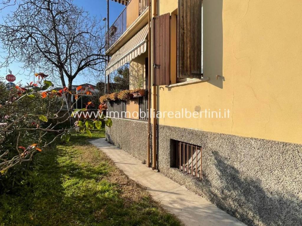 Appartamento a Villafranca di verona in Via Grezzano, 31 - Foto 2