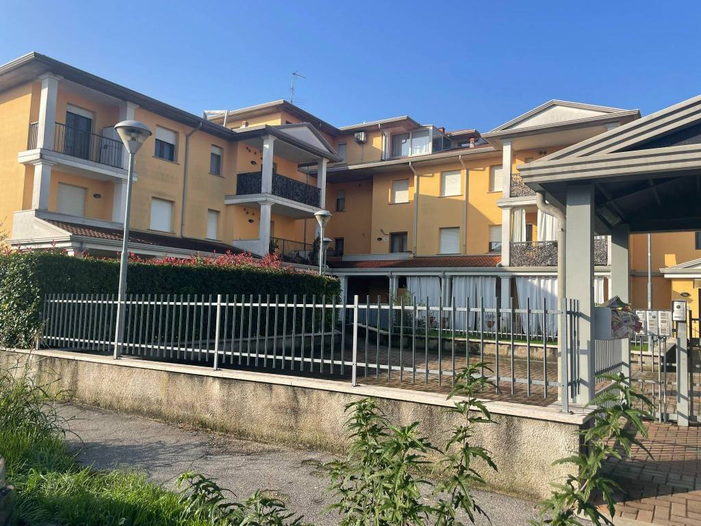 Appartamento a Castiglione delle stiviere in Piazza degli Artisti Castiglionesi - Foto 2