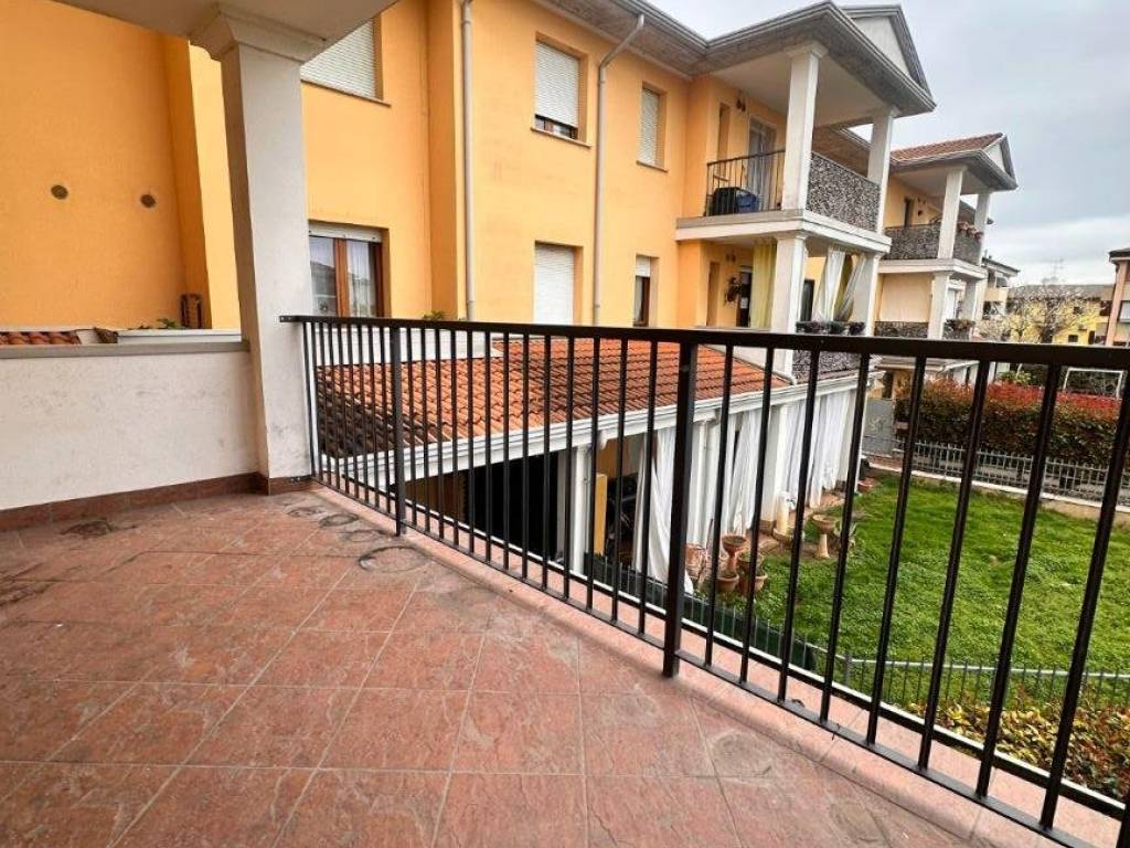 Appartamento a Castiglione delle stiviere in Piazza degli Artisti Castiglionesi - Foto 3