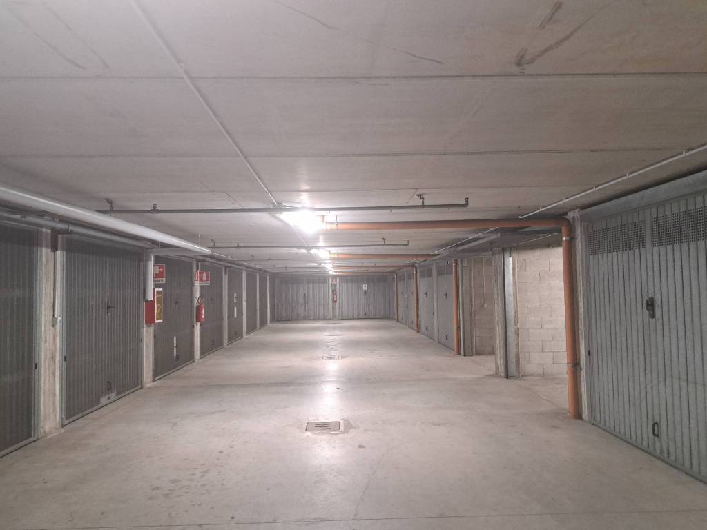 Box / garage a Saronno in Via Leonardo da Vinci - Foto 3