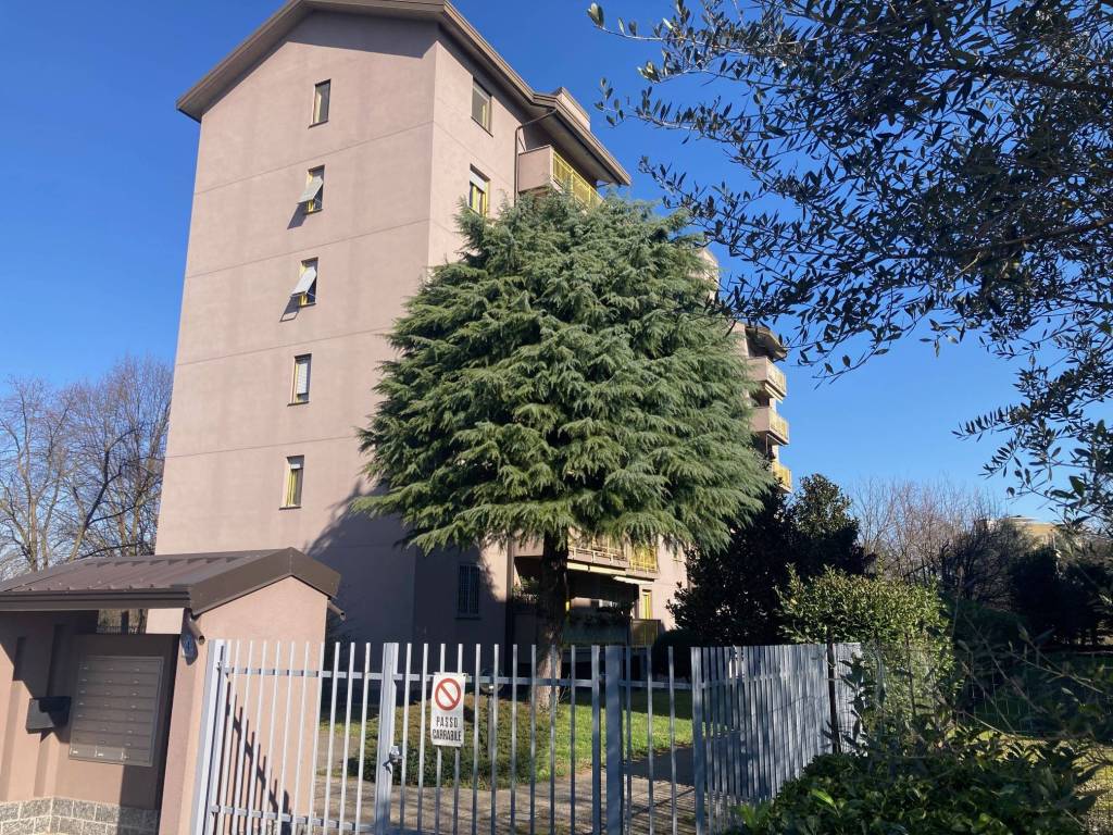 Appartamento a Gorgonzola in Via Aldo Moro, 4 - Foto 1