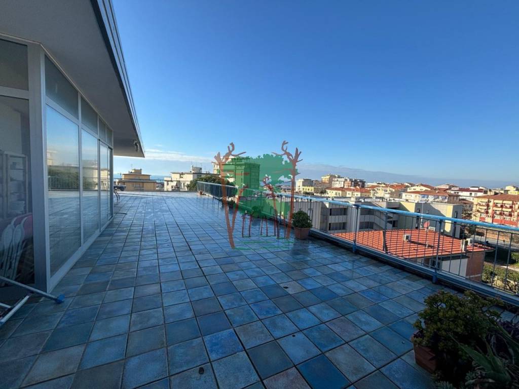 Attico / mansarda a Viareggio in Via Michelangelo Buonarroti, 13 - Foto 2
