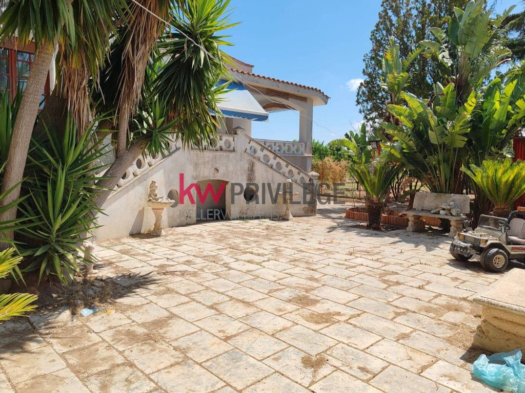 Villa a Brindisi in Strada per Tuturano - Foto 3
