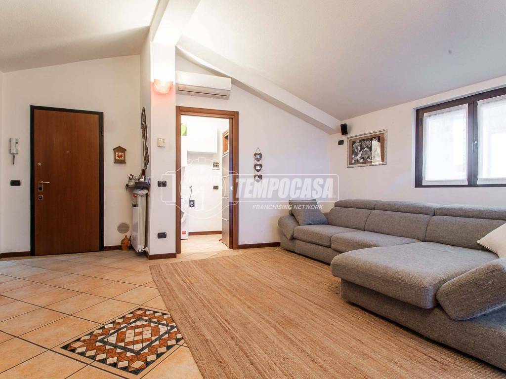 Appartamento a Limido comasco in Via Cesare Battisti - Foto 3