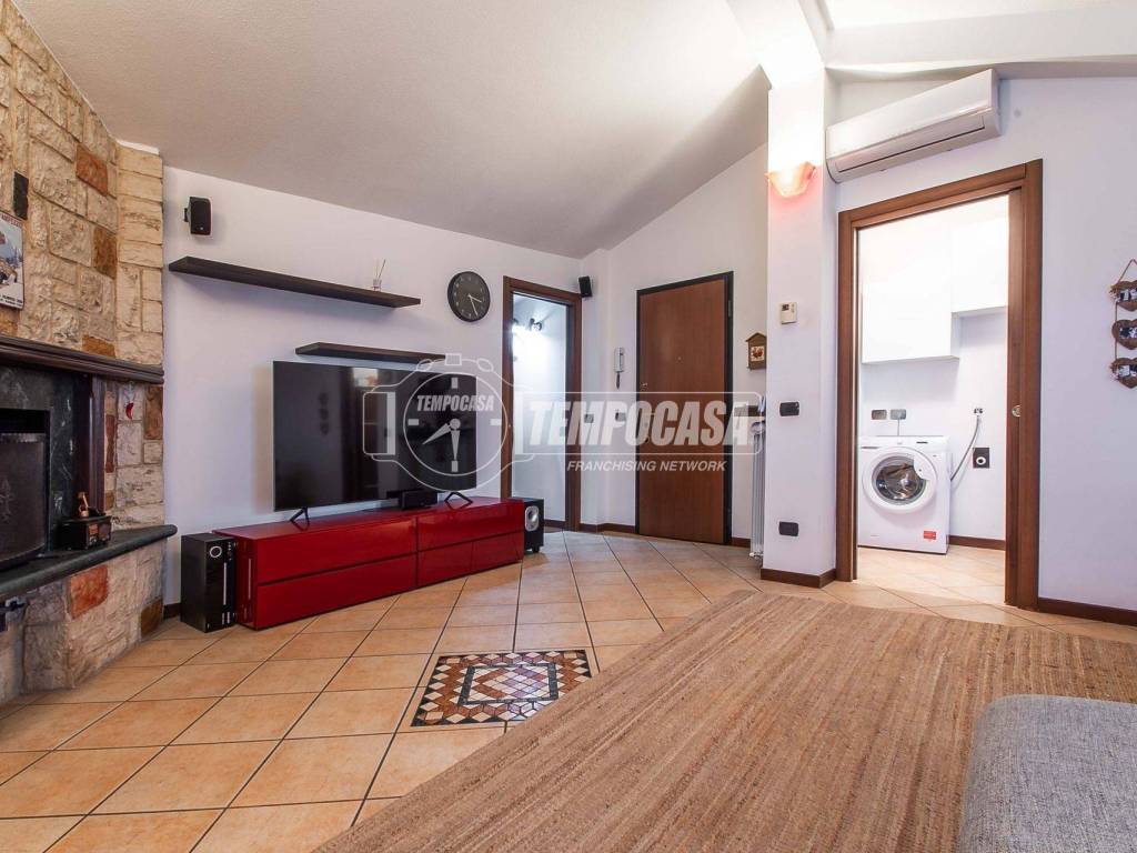 Appartamento a Limido comasco in Via Cesare Battisti - Foto 4