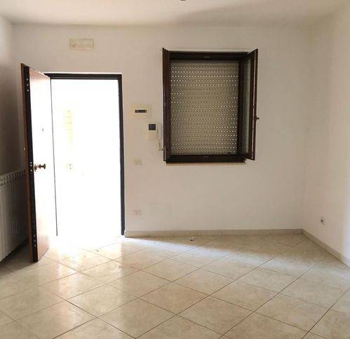 Appartamento a Turi in Via Domenico Cozzolongo - Foto 2