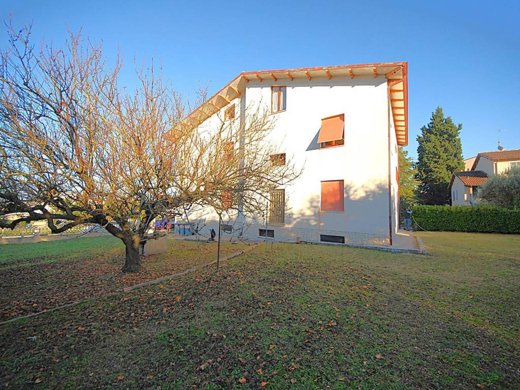 Villa a Bevagna in Viale Properzio - Foto 4