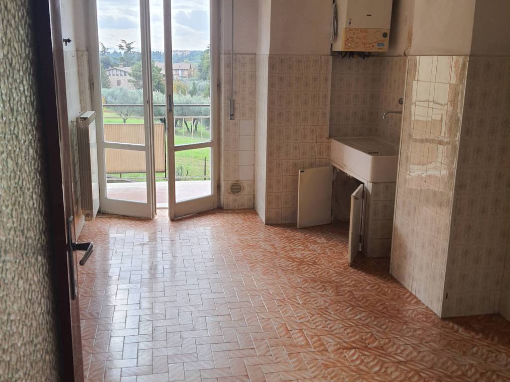 Appartamento a Perugia in Via Adelaide - Foto 2