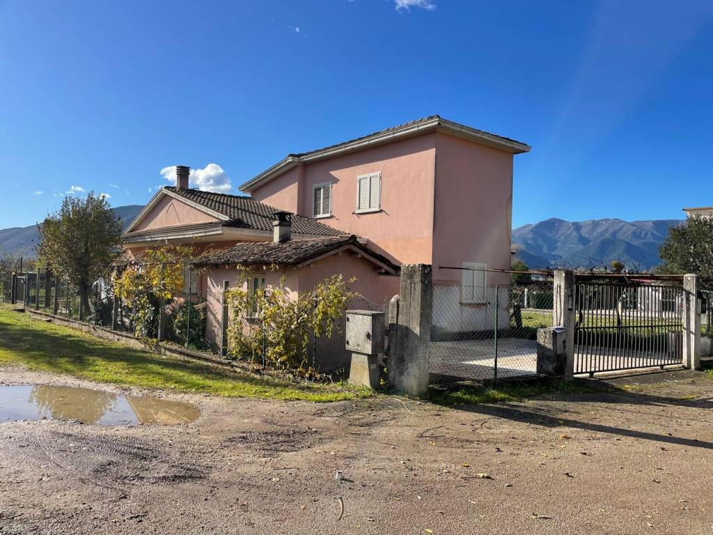 Villa a Ceccano in Via Marittima - Foto 3