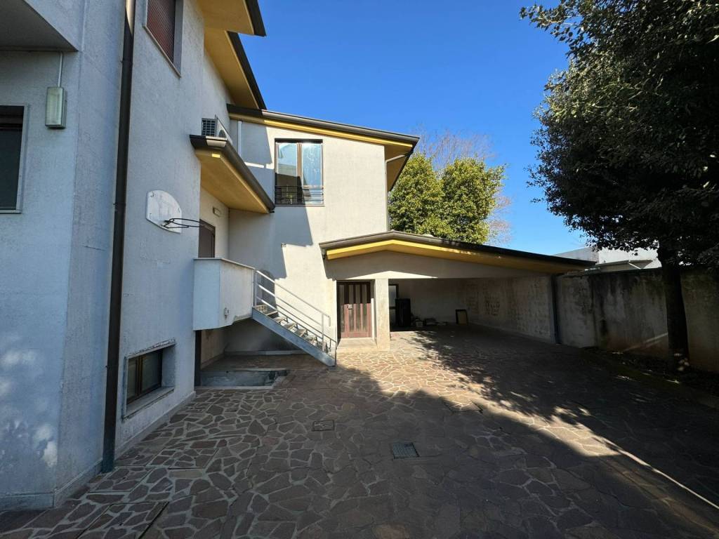Villa a Gorizia in VIA TERZA ARMATA - Foto 4