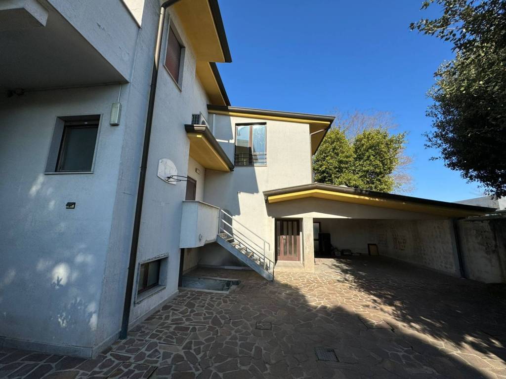 Villa a Gorizia in VIA TERZA ARMATA - Foto 5
