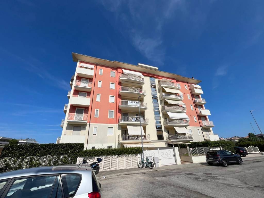 Appartamento a Alba adriatica in Via Don Lorenzo Milani, 24 - Foto 2