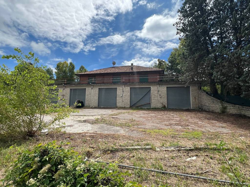 Villa a Fabriano in VIA LA SPINA - Foto 2