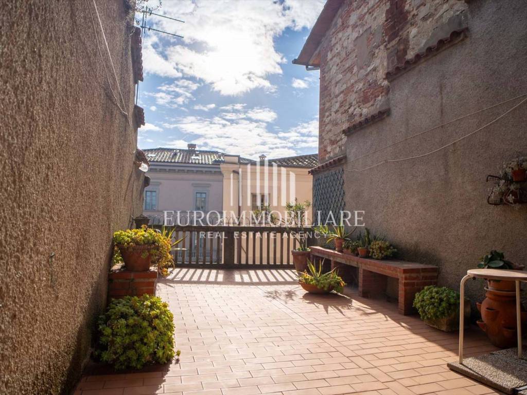 Appartamento a Castiglione del lago in Piazza Giuseppe Mazzini, 5 - Foto 4