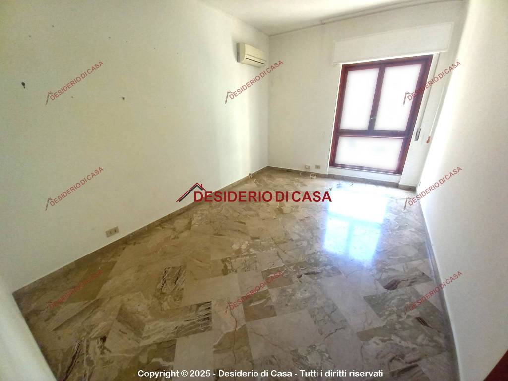 Appartamento a Palermo in Via Val di Mazara, 9 - Foto 4