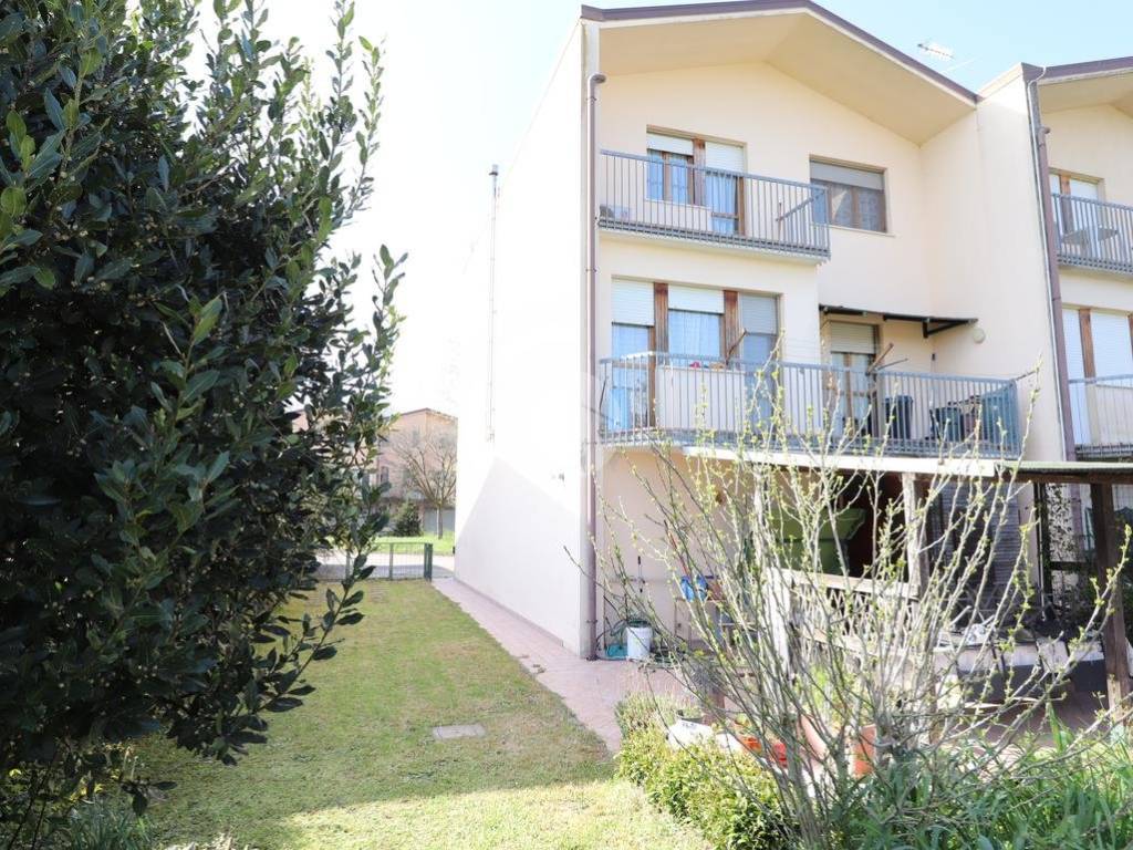 Villetta a schiera a Mantova in Via Verona, 10 - Foto 4