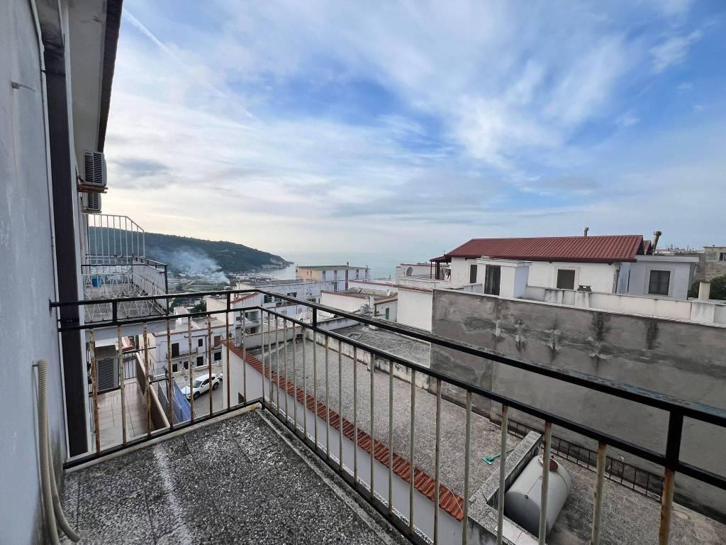 Appartamento a Peschici in Viale Giuseppe Libetta, 17 - Foto 3