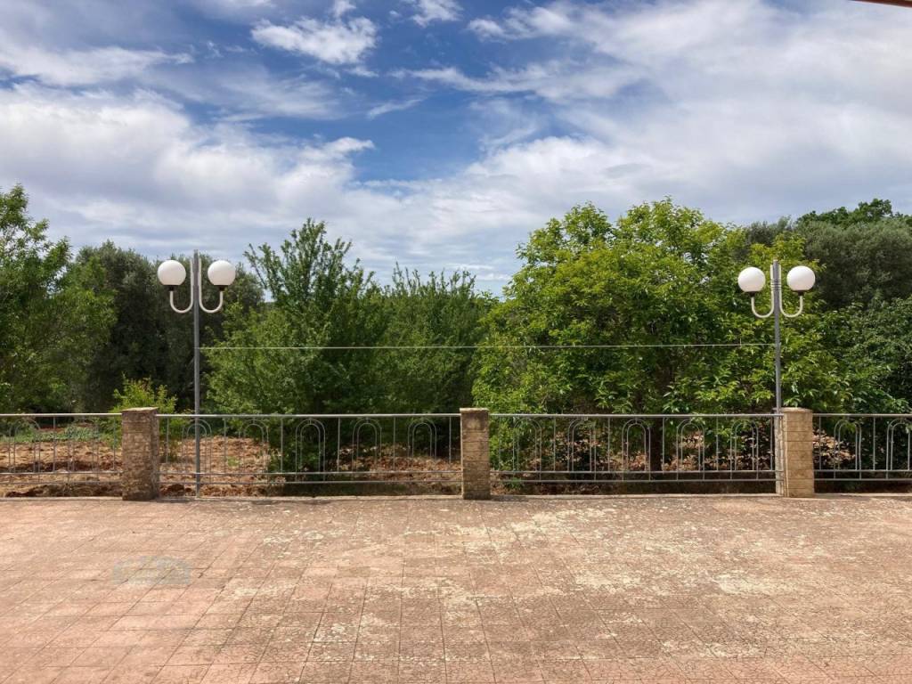 Villa a Ceglie messapica in CONTRADA MONTAVICOLI - Foto 4