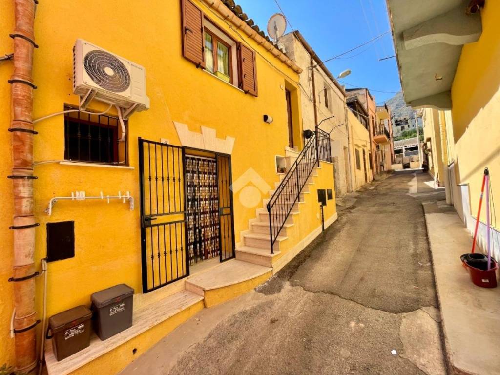 Casa indipendente a Castellammare del golfo in Via Renda, 6 - Foto 3