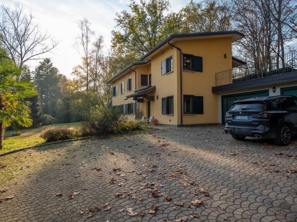 Villa a Sumirago in Via Giuseppe Garibaldi, 43 - Foto 2