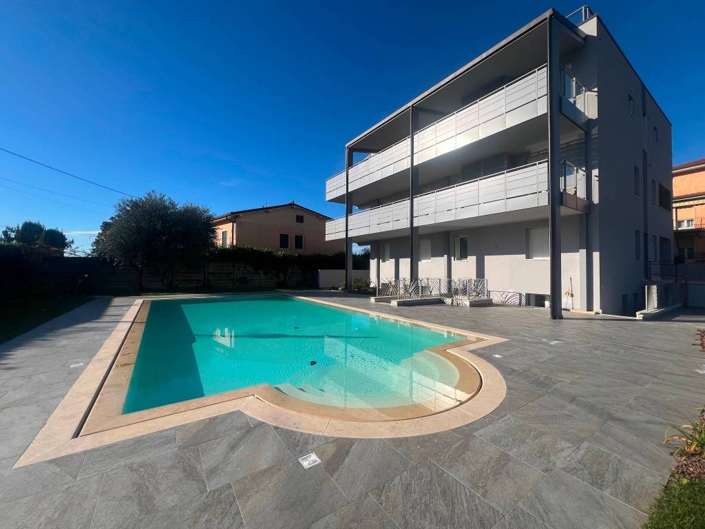 Appartamento a Bardolino in Strada di Mure - Foto 2