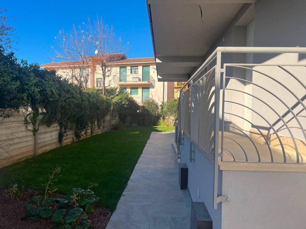 Appartamento a Bardolino in Strada di Mure - Foto 3
