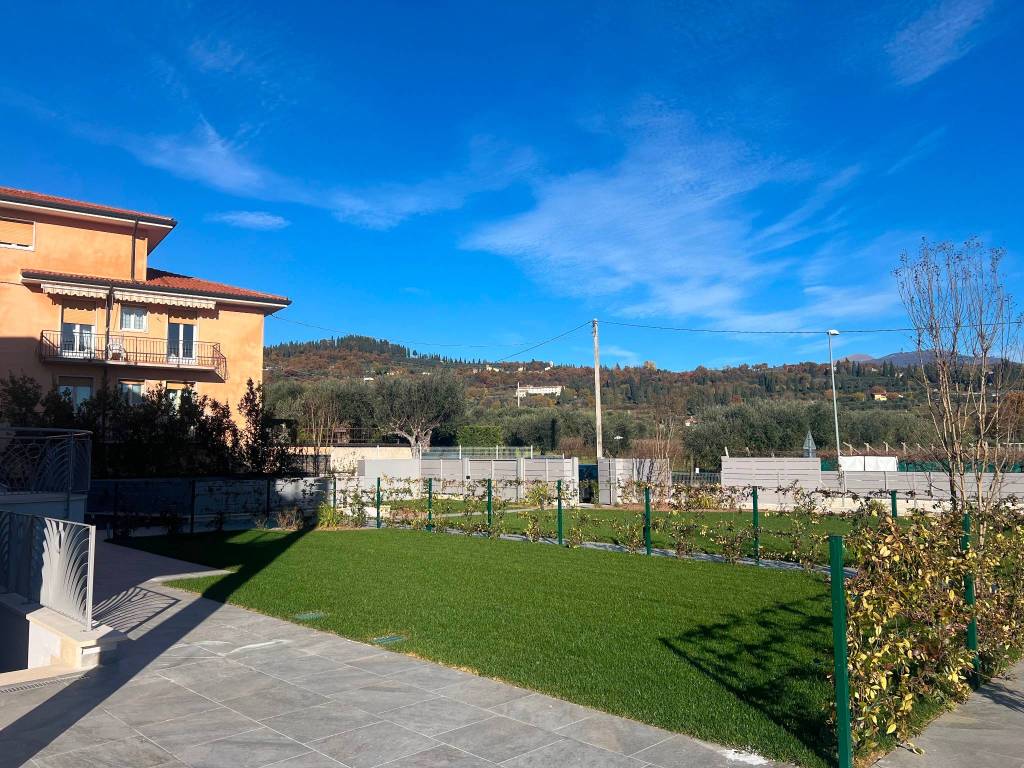 Appartamento a Bardolino in Strada di Mure - Foto 4