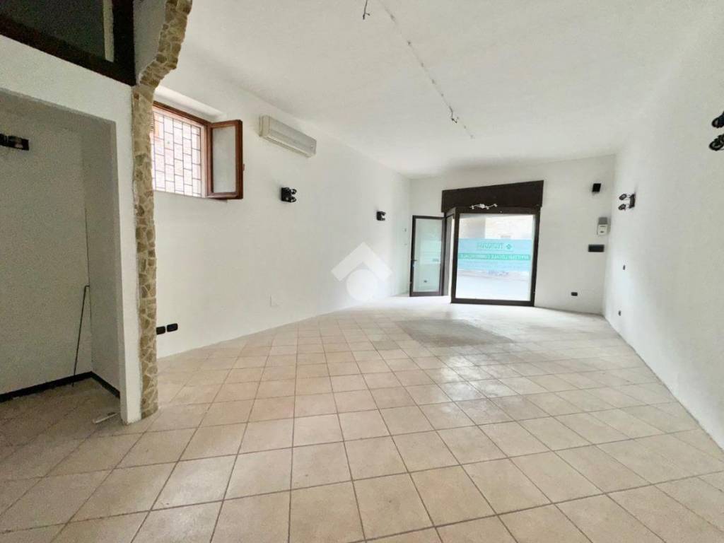 Appartamento a Assisi in Viale Patrono d'Italia, 13 - Foto 2