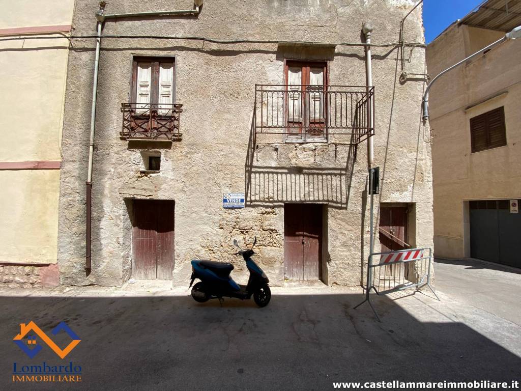 Casa indipendente a Castellammare del golfo in Via Giovanni Bovio - Foto 4