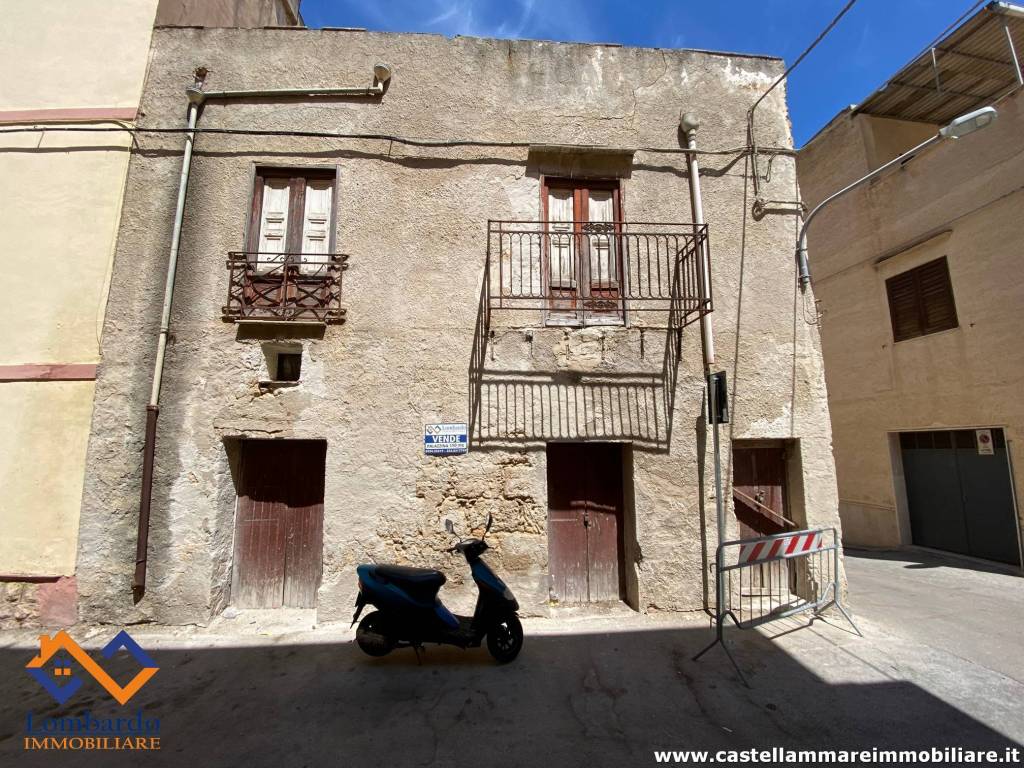 Casa indipendente a Castellammare del golfo in Via Giovanni Bovio - Foto 5
