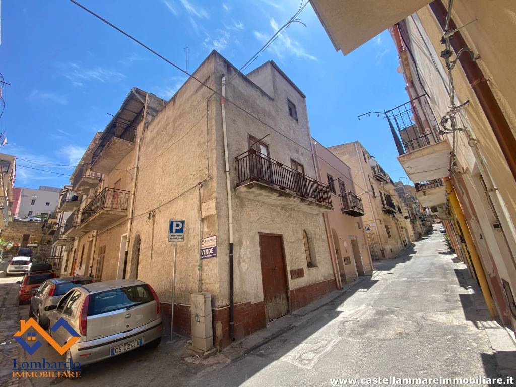 Casa indipendente a Castellammare del golfo in Via Giovanni Bovio - Foto 2