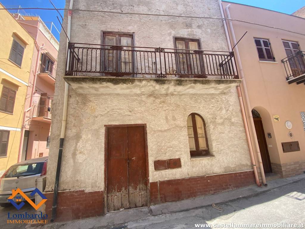Casa indipendente a Castellammare del golfo in Via Giovanni Bovio - Foto 3