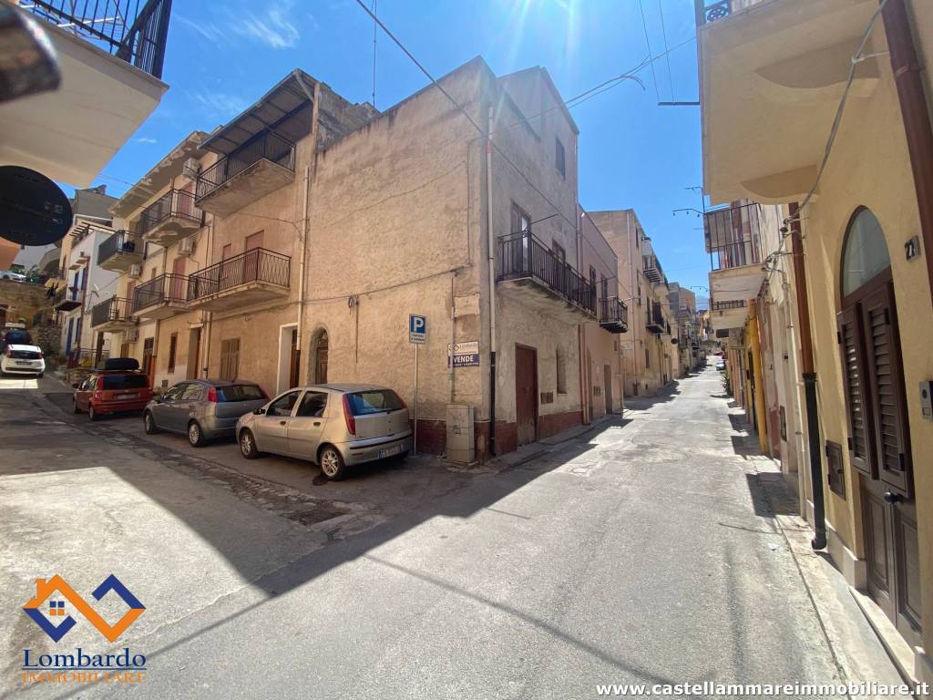 Casa indipendente a Castellammare del golfo in Via Giovanni Bovio - Foto 5