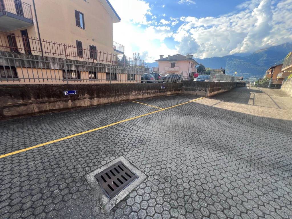 Box / garage a Colico in VIA CASE NUOVE, 24 - Foto 2