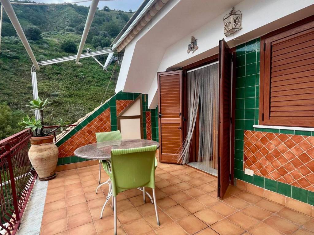 Appartamento a Letojanni in Via Contrada Silemi - Foto 2