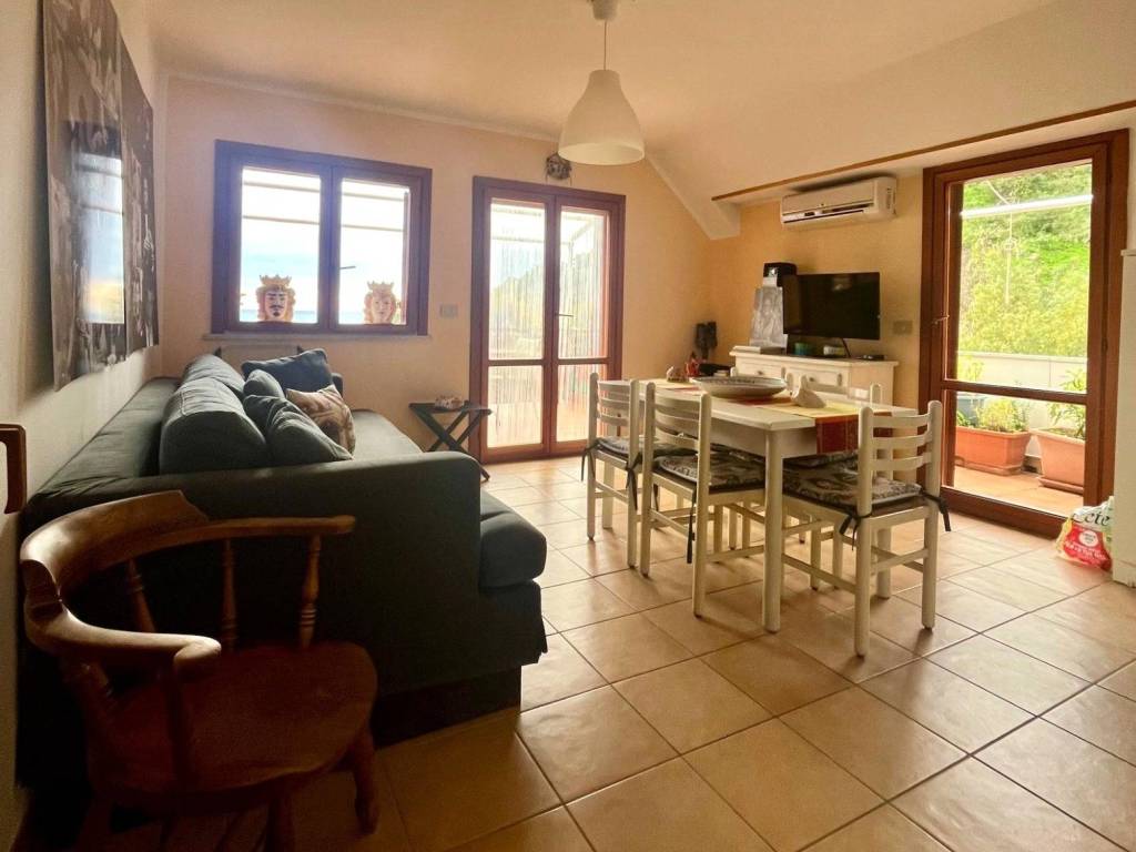 Appartamento a Letojanni in Via Contrada Silemi - Foto 4