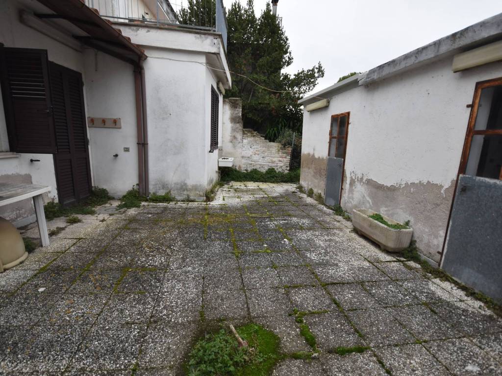 Casa indipendente a Falconara marittima in Via Aleardo Aleardi - Foto 3