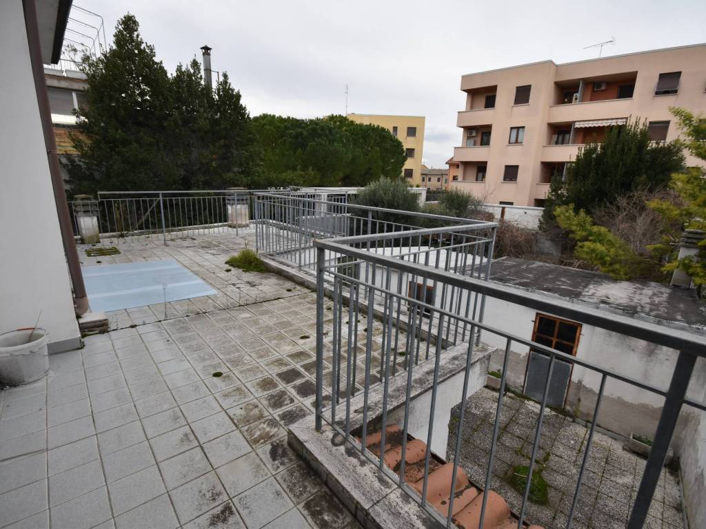 Casa indipendente a Falconara marittima in Via Aleardo Aleardi - Foto 4