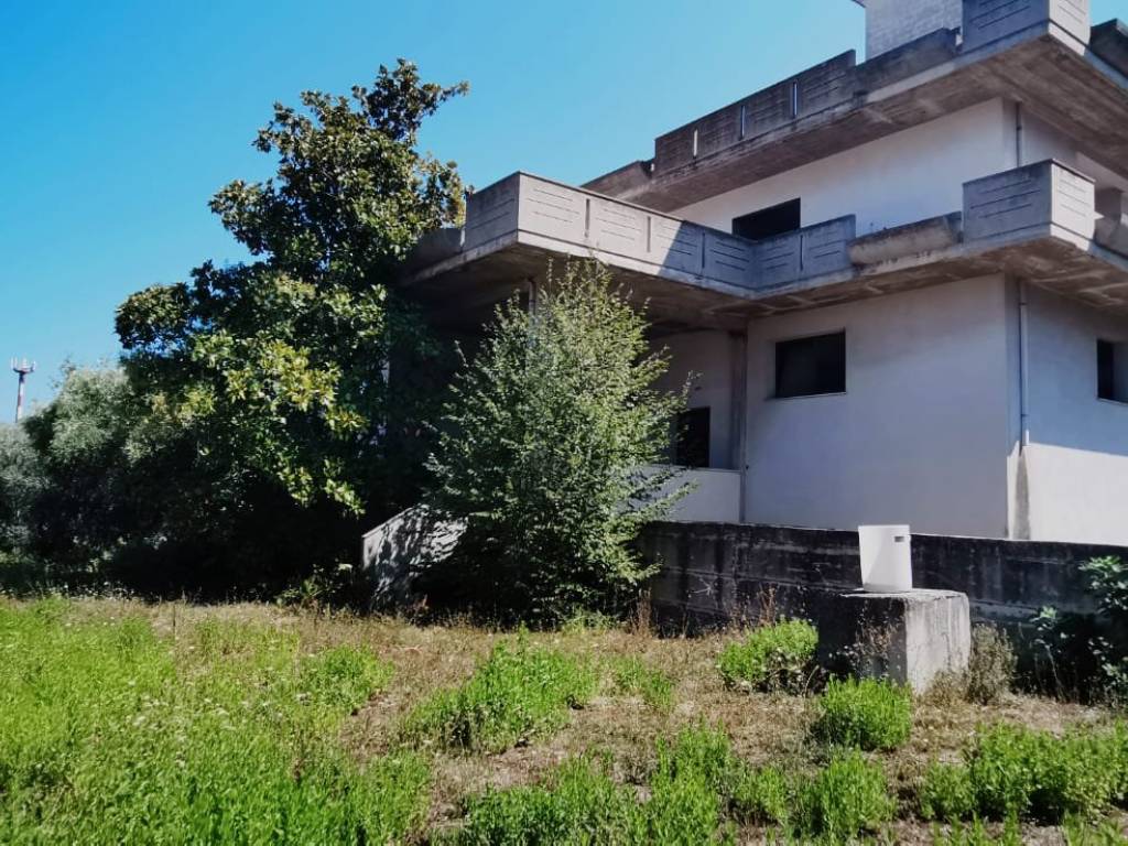 Palazzo / stabile a Tortoreto in Via Muracche 1 - Foto 2