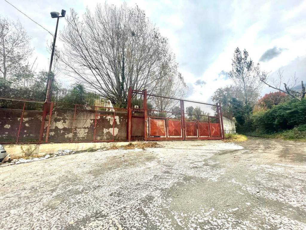Terreno a Pomigliano d'arco in SANT'ANASTASIA - Foto 1