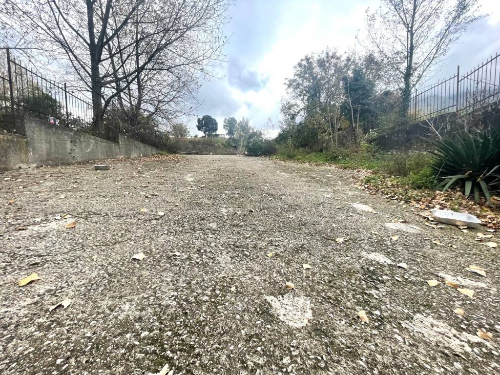Terreno a Pomigliano d'arco in SANT'ANASTASIA - Foto 2