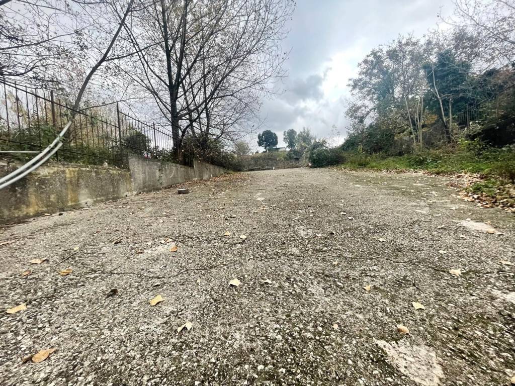 Terreno a Pomigliano d'arco in SANT'ANASTASIA - Foto 3
