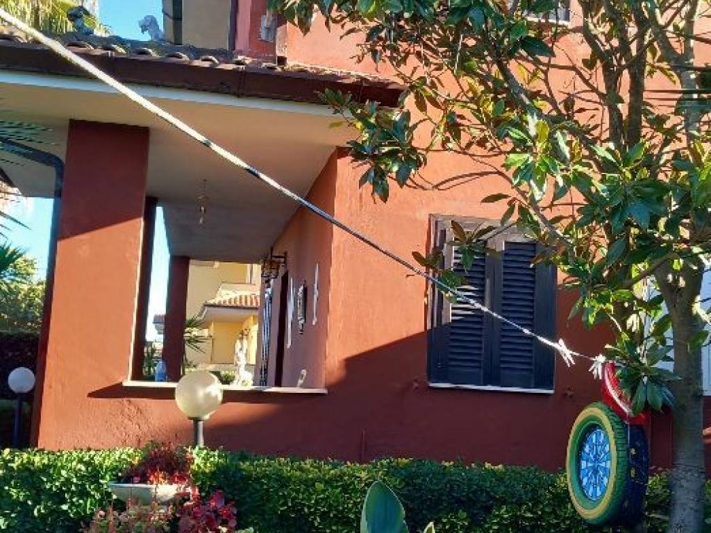 Villa a Sabaudia in Via Tronto - Foto 3