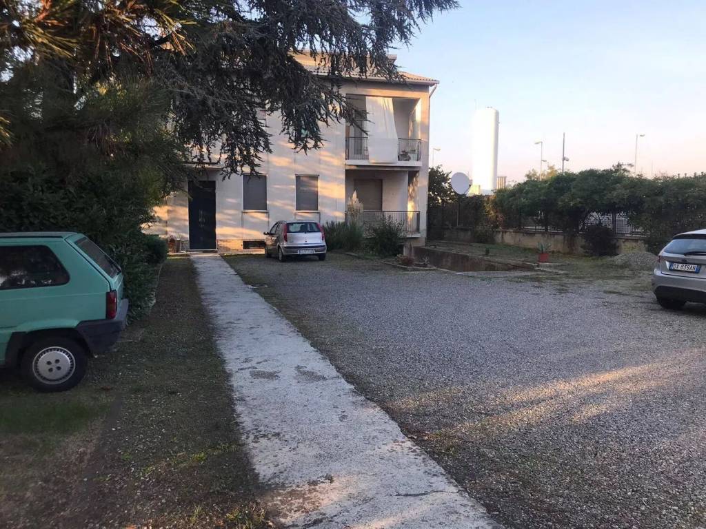 Appartamento a Tortona in Strada Statale Per Voghera - Foto 1